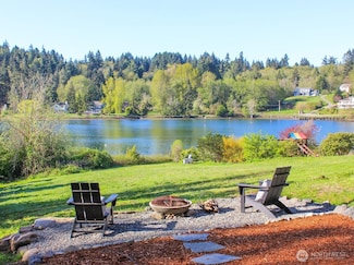 202 Gowen Place NW, Bainbridge Island, WA 98110