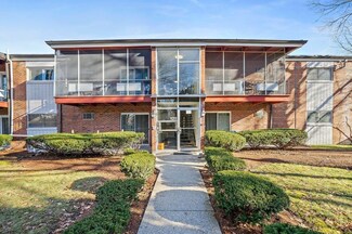 125 Grove St Unit 8, West Roxbury, MA 02132