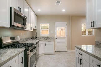 635 Adams St NE, Albuquerque, NM 87110