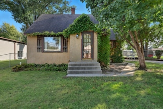 809 11th St W, Hastings, MN 55033