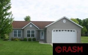 13015 Meadow Creek Dr, New Ulm, MN 56073