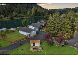 9202 Phey Ln, Florence, OR 97439