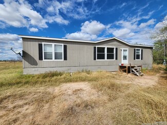 7506 State Highway 123 S, Stockdale, TX 78160