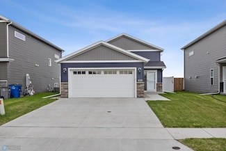 3613 32nd St S, Moorhead, MN 56560