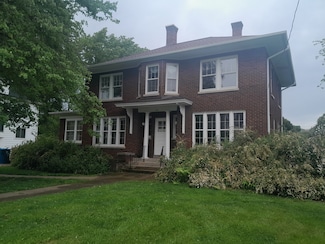 516 S Grant St, Earlville, IL 60518