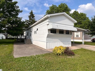 4510 Country Way W, Saginaw, MI 48603