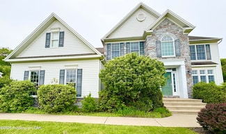15 Orchard Ln, Dallas, PA 18612