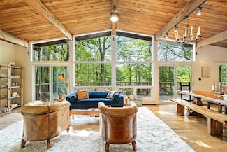 171 Mount Airy Rd W, Croton On Hudson, NY 10520