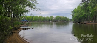 453 Sunset Pointe Dr, Salisbury, NC 28146