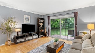 9 Longwood Dr Unit 11, Andover, MA 01810