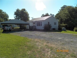 7145 Pine Hall Rd, Belews Creek, NC 27009
