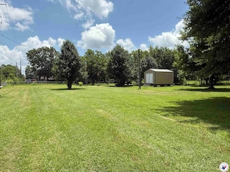 204 Browning Ln, Hooks, TX 75561