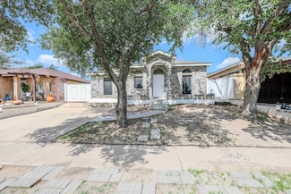 9616 Center Rd, Laredo, TX 78045