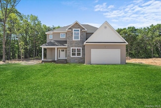 2 Fourth Ave, Centereach, NY 11720