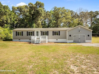 203 Hidden Bay Dr, Cedar Point, NC 28584