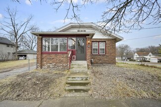 1239 Woodbridge St, Jackson, MI 49203