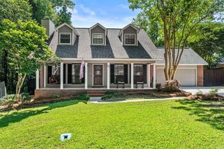 65 Poplar Dr, Hattiesburg, MS 39402