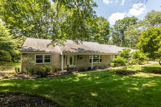 7 Newgate Rd, Pittsburgh, PA 15202