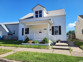 718 Adams St, Quincy, IL 62301