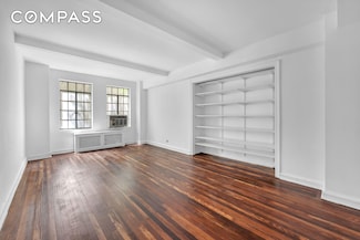 320 E 42nd St Unit 516, New York, NY 10017