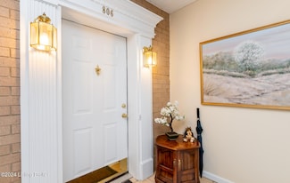 8502 Atrium Dr, Louisville, KY 40220