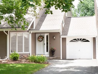 27 S View Dr, Southwick, MA 01077