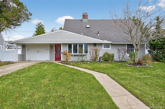 7 Lowland Rd, Levittown, NY 11756