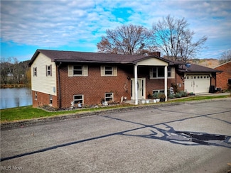 20 Mustang Acres, Parkersburg, WV 26104