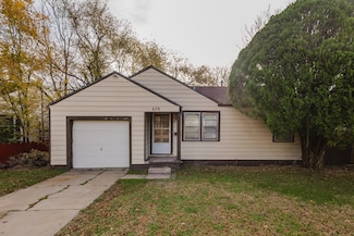 670 S Barlow St, Wichita, KS 67207