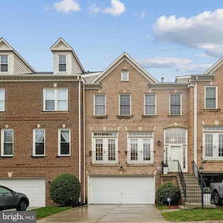 4056 Laar Ct, Fairfax, VA 22033
