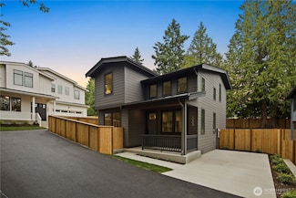 333 18th Ave, Kirkland, WA 98033