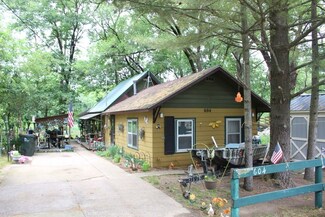 604 Lakeshore Dr, Avoca, WI 53506