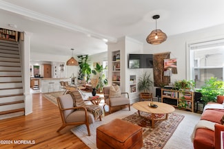 53 Oakland St, Red Bank, NJ 07701