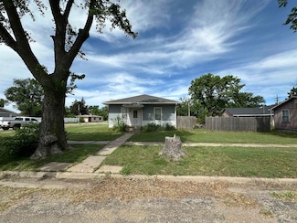 412 S 1st St, Bushton, KS 67427