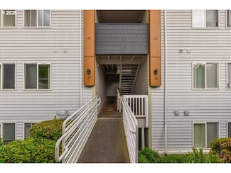 10660 SW Davies Rd Unit E36, Beaverton, OR 97008