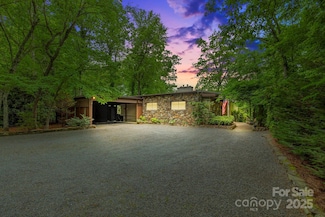 21 Rhododendron Rd, Black Mountain, NC 28711