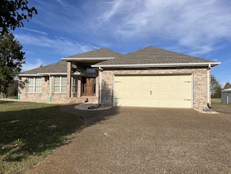 3716 Scottsville Rd, Lafayette, TN 37083