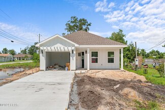 402 E 19th St, Lynn Haven, FL 32444