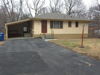 906 E Lacona Ave, Des Moines, IA 50315