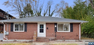 60 Poplar Ave, Hackensack, NJ 07601