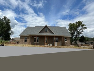 1319 Lake Spencer Dr, Tuscumbia, AL 35674