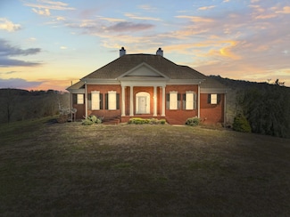 954 Molino Rd, Fayetteville, TN 37334