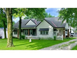 1723 Manchester Ave SW, North Lawrence, OH 44666