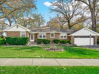 11201 S Octavia Ave, Worth, IL 60482