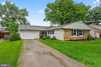 54 Eastbrook Ln, Willingboro, NJ 08046