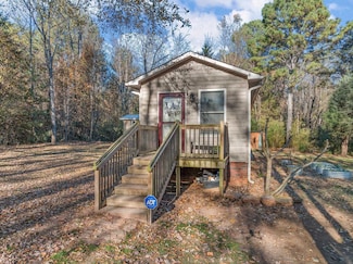 131 Mcginnis Rd, Cowpens, SC 29330
