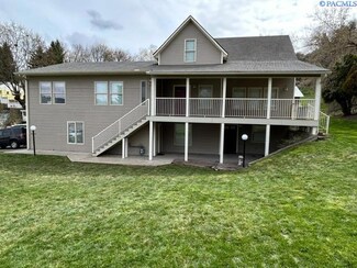 910 S Middle St, Colfax, WA 99111