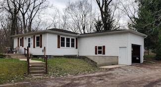 3566 N Prairie St, Warsaw, IN 46582