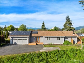 1804 N 35th St, Mount Vernon, WA 98273