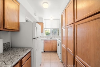 6979 Palm Ct Unit 240, Riverside, CA 92506